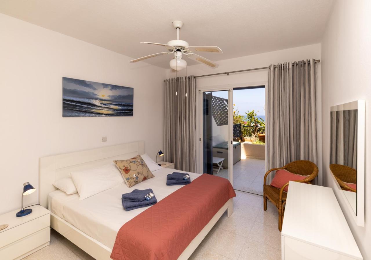 105 Kings Palace - Fabulous 2 Bed, 2 Bath, Large Patio With Garden - Sea Views Paphos Extérieur photo
