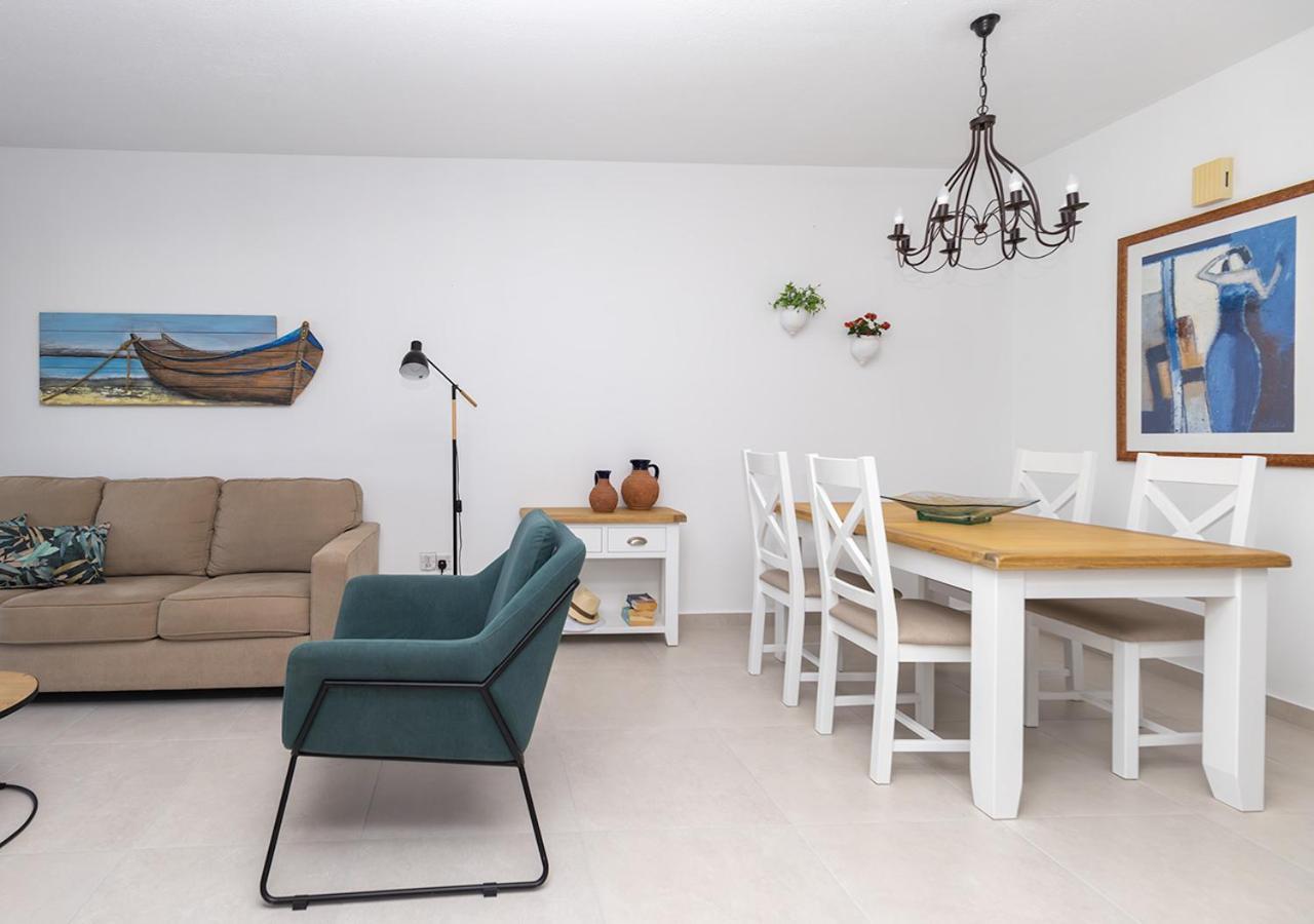 105 Kings Palace - Fabulous 2 Bed, 2 Bath, Large Patio With Garden - Sea Views Paphos Extérieur photo