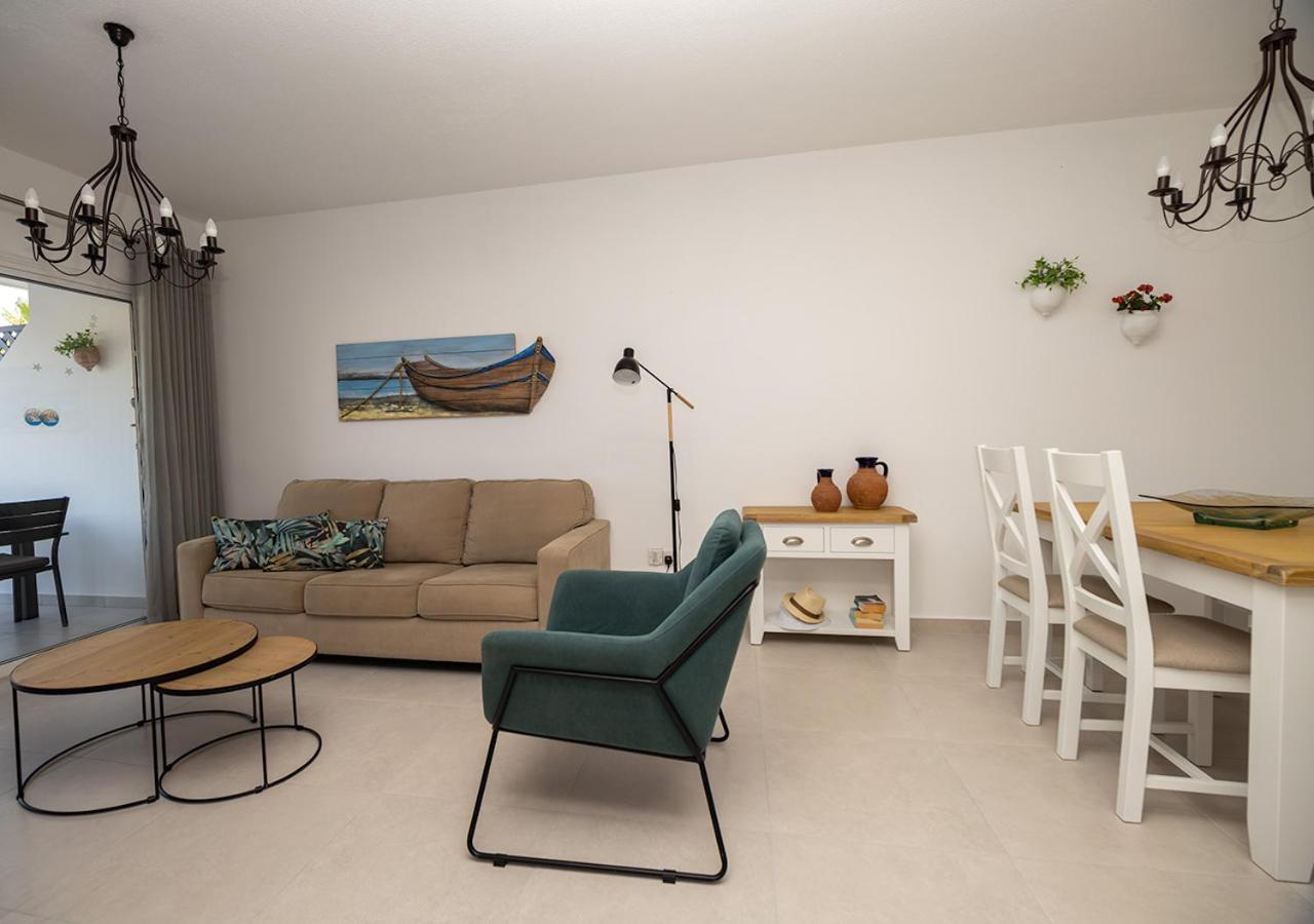 105 Kings Palace - Fabulous 2 Bed, 2 Bath, Large Patio With Garden - Sea Views Paphos Extérieur photo