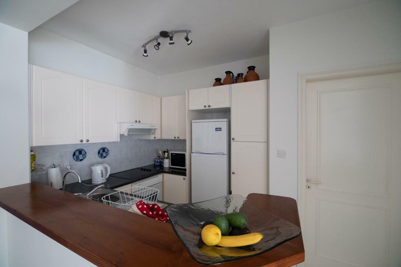 105 Kings Palace - Fabulous 2 Bed, 2 Bath, Large Patio With Garden - Sea Views Paphos Extérieur photo